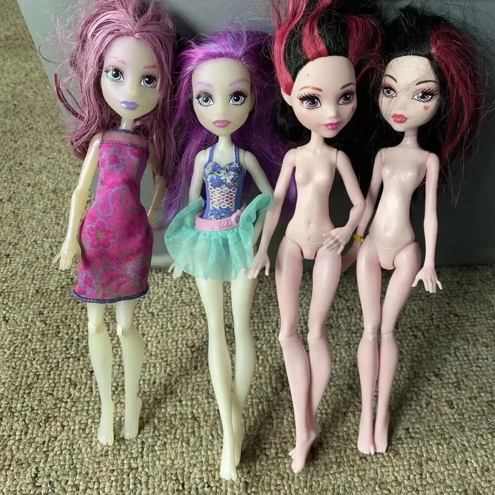 Monster High Ari Hauntington Doll Opaque Body Pink Hair Purple Lips Nude Lot Of4
